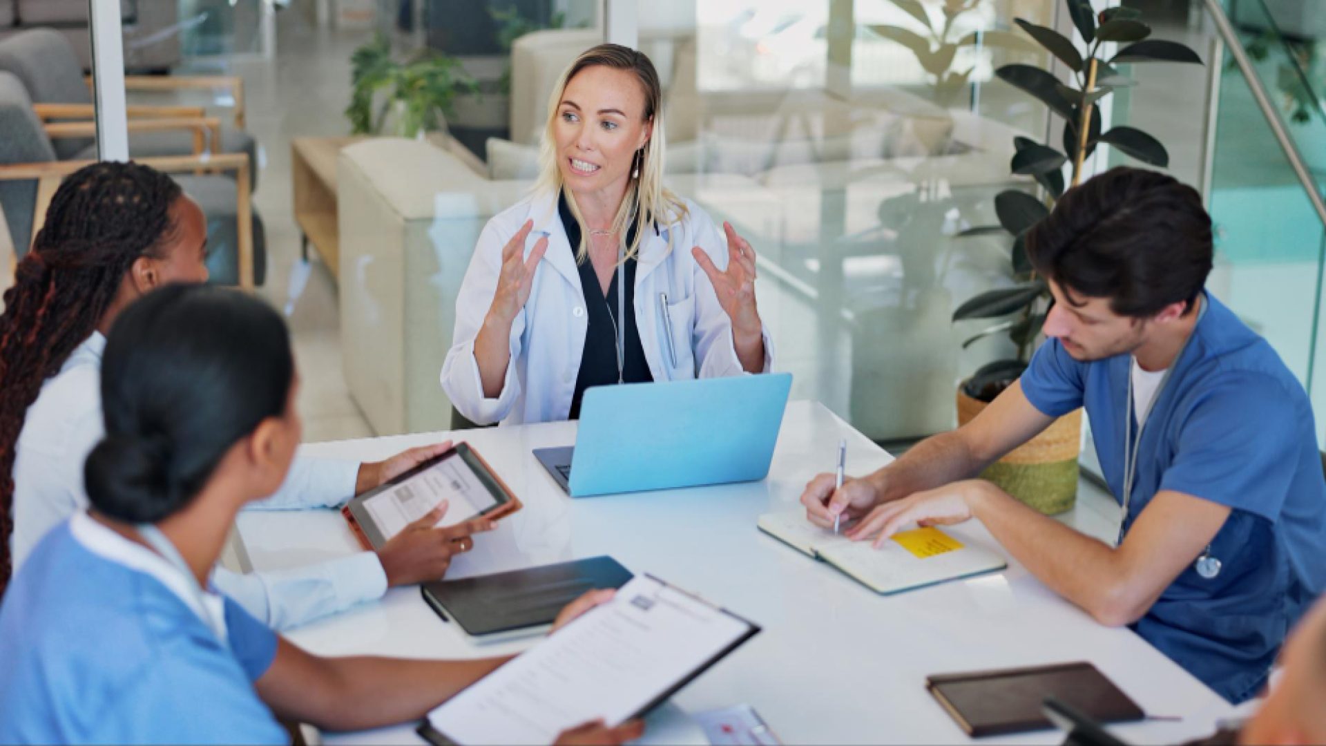 Agentic AI in Healthcare: The Evolution from Rigid RPA to Autonomous Agents